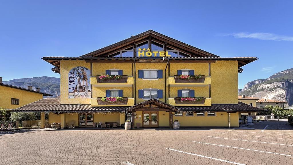 Hotel Garni La Vigna - Adult Friendly Сан-Мікеле-алл'Адідже Екстер'єр фото