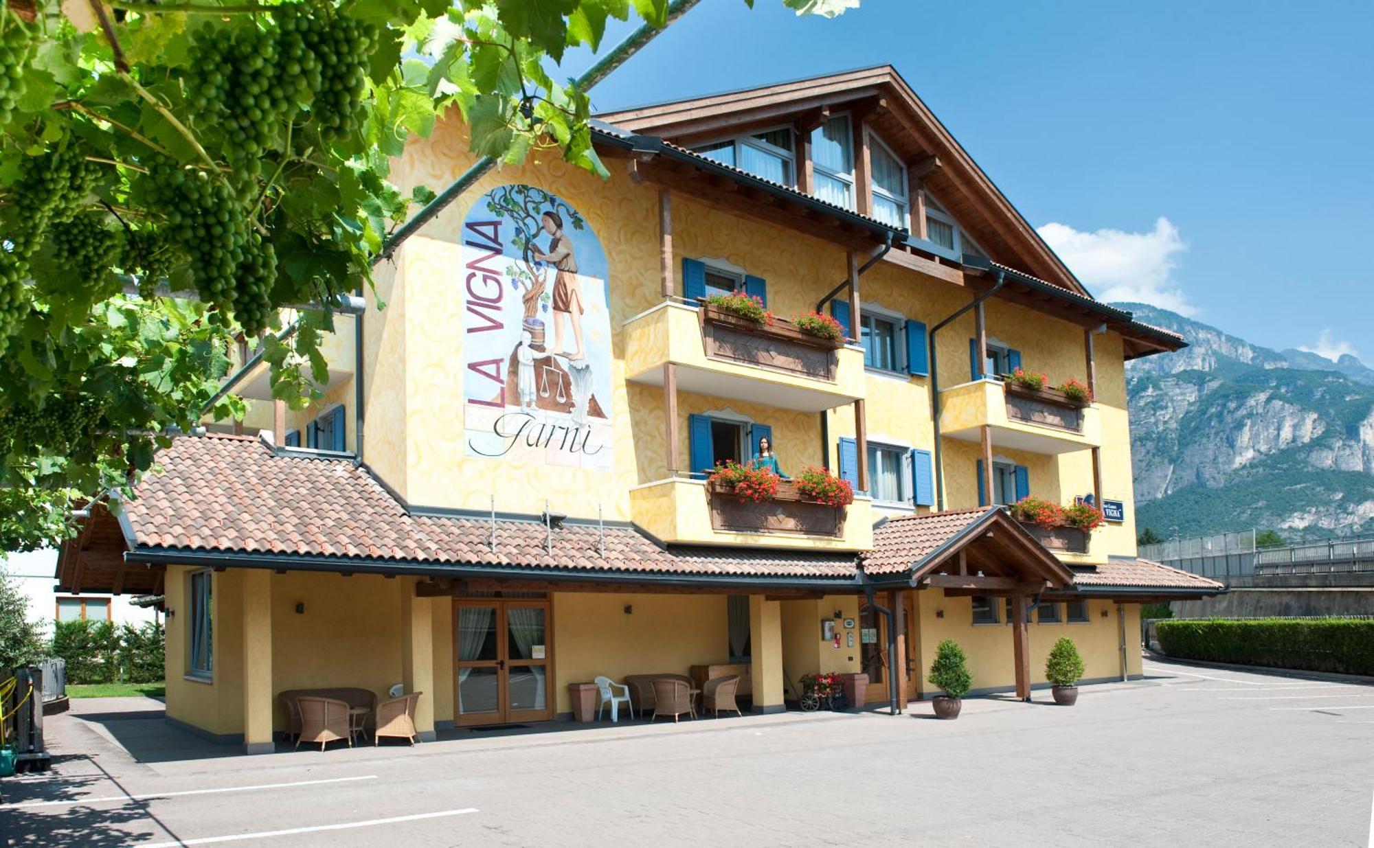 Hotel Garni La Vigna - Adult Friendly Сан-Мікеле-алл'Адідже Екстер'єр фото